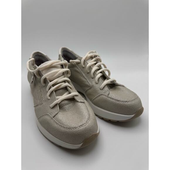 Munro Sutton leather Sneaker in gray silver  size 7.5M - Picture 2 of 11
